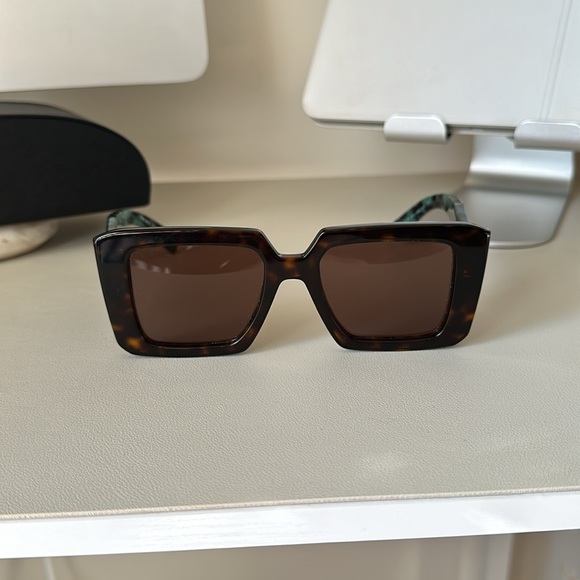 PRADA PR23YS Wide - high bridge fit Sunglasses - Picture 7 of 9